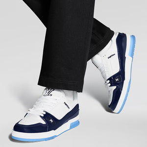 루이비통 페이턴트 LV 트레이너 스니커즈 블루 1AJ190